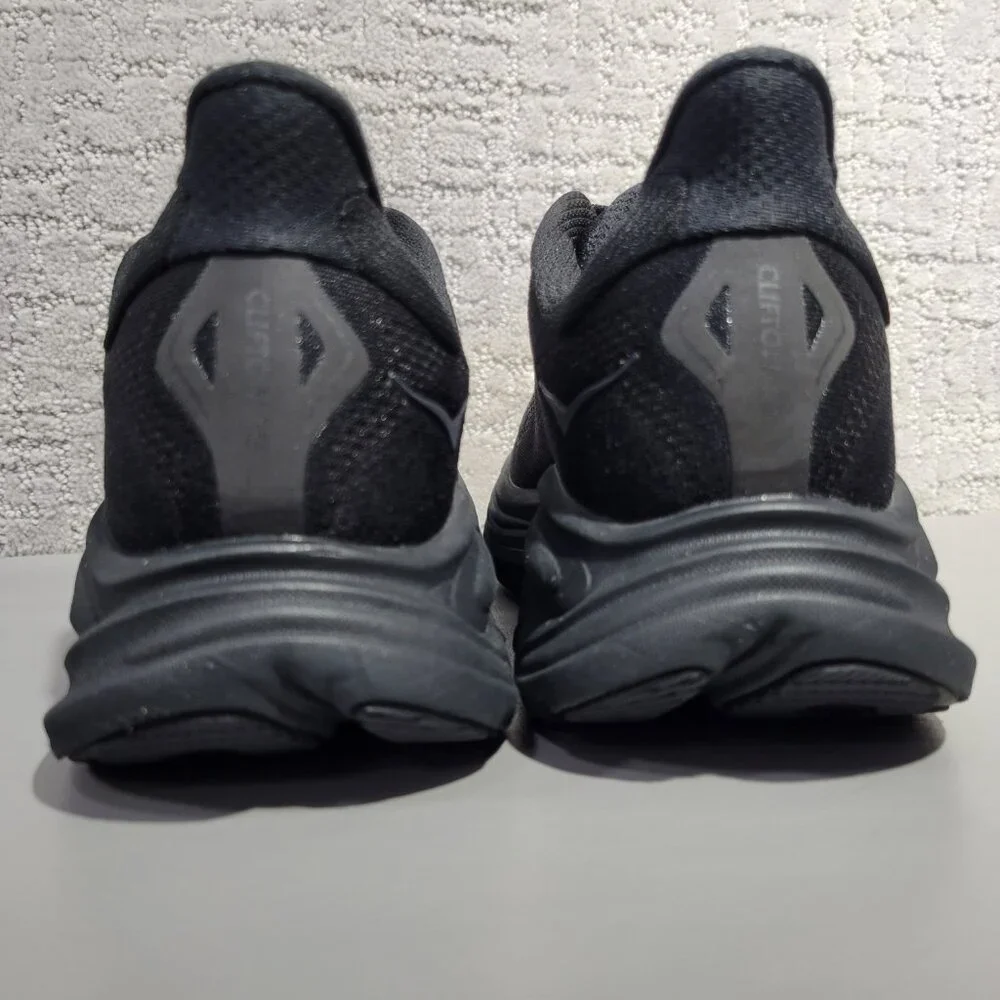 Hoka One One Clifton 10 Mens Size US 8D Triple Black Lace-Up Everyday Run Shoes
